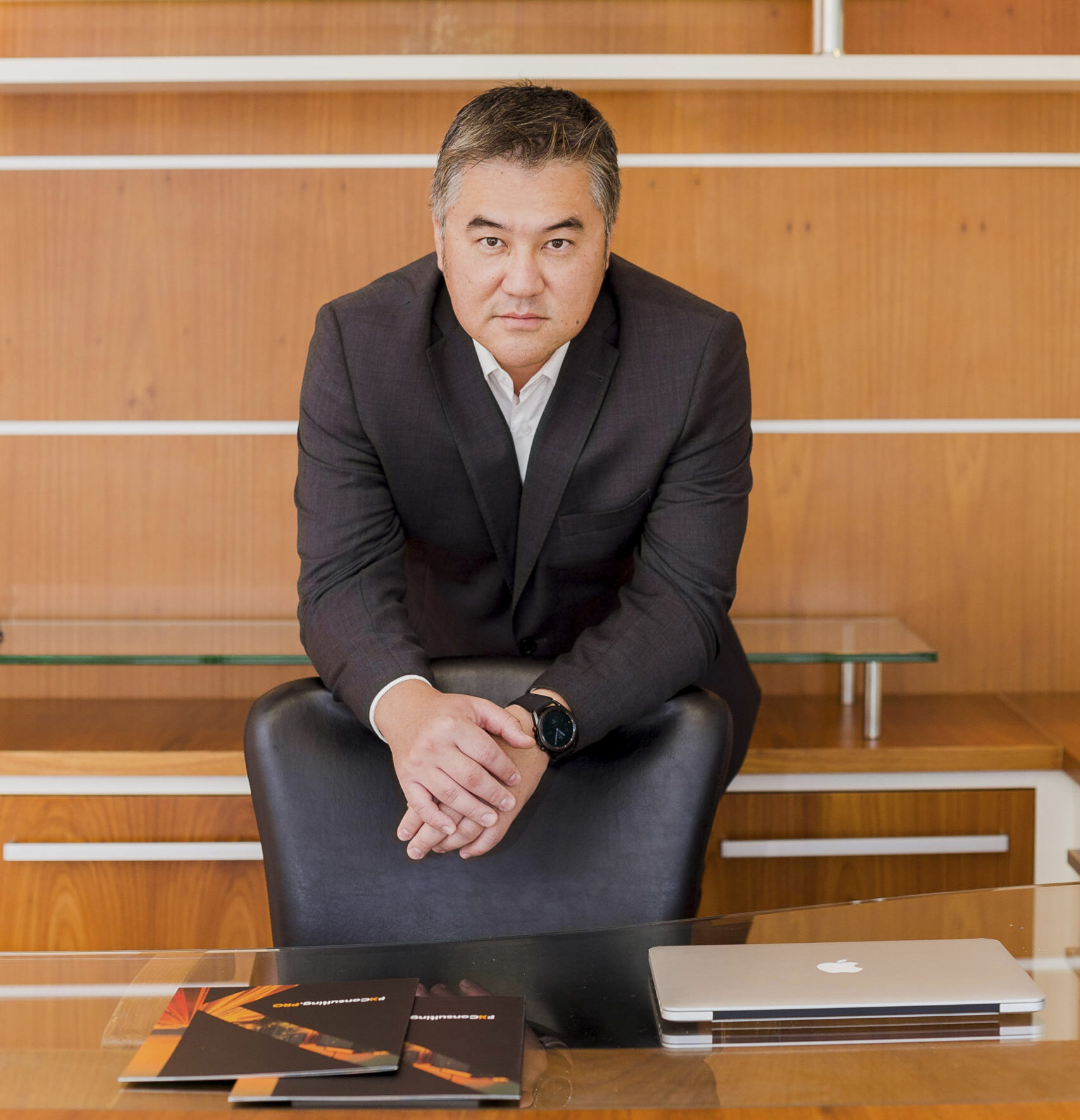 Frank Koji Migiyama, sócio fundador